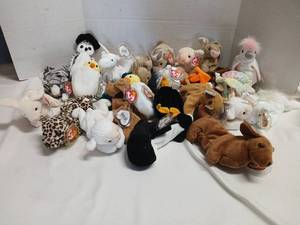 lot 3406 image: Ty Beanie Babies