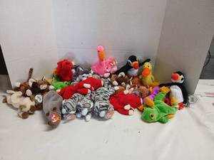 lot 3423 image: Ty Beanie Babies