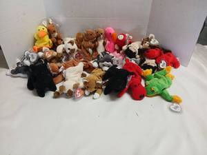lot 3426 image: Ty Beanie Babies