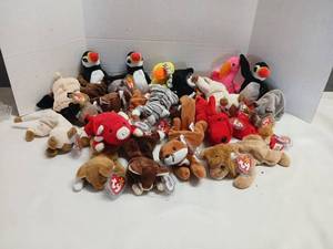 lot 3427 image: Ty Beanie Babies