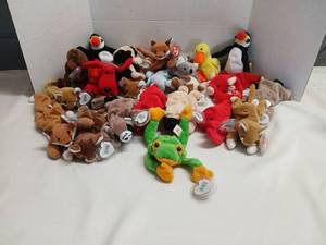 lot 3429 image: Ty Beanie Babies