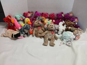 lot 3433 image: Ty Beanie Babies