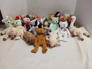 lot 3438 image: Ty Beanie Babies