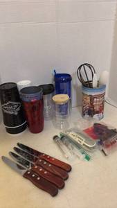 lot 7008 image: Kitchen Lot Tramontina Steak Knives, Tumblers, Utensil Holder, Bag Sealer and Peeler Set