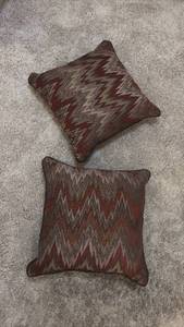 lot 7016 image: Set of 2 Chenille Chevron Zigzag Throw Pillows