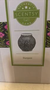 lot 7025 image: Scentsy Stargaze Warmer with Strawberry Swirl Wax Bar
