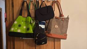 lot 7039 image: Mixed Handbag and Tote Bags