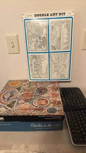 lot 7047 image: Puzzles, Doodle Kit and HP Keyboard