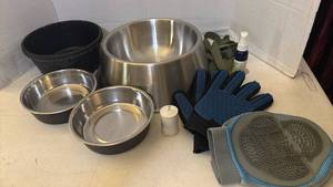 lot 7072 image: Dog Bowls, Grooming Gloves, Leash & More