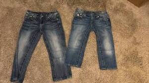 lot 7079 image: Miss Me & Rock Revival Womens Designer Capris size 27 28