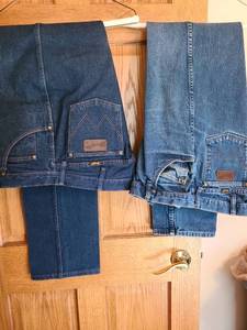 lot 7096 image: Wrangler jeans, both 34x36