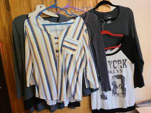 lot 7104 image: Ladies long sleeve tops, size L