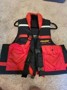 lot 7111 image: Stearns Competitor Series Type III PFD Sport Vest Adult XL