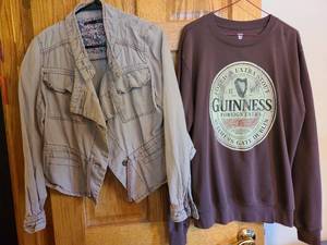 lot 7114 image: Ladies long sleeve tops.
