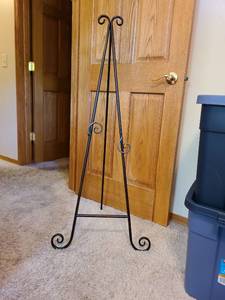 lot 7120 image: Metal 4ft easel