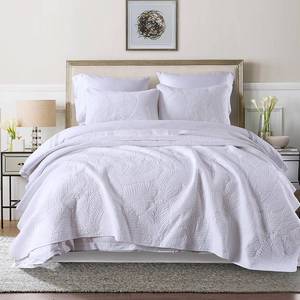 lot 21202 image: mixinni White Quilt Bedding Set Queen Size Cotton Bedspread Set