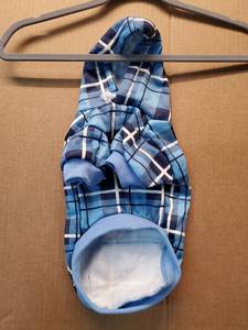 lot 17176 image: Blue Plaid Dog Hoodie For Small Dogs - Retail $8