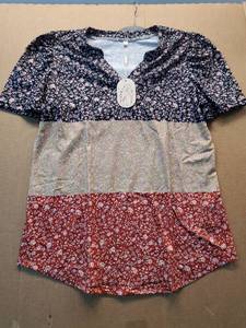 lot 17190 image: Womens Color Block Floral Print Top M - Retail $12