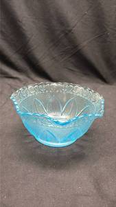 lot 817 image: Depression Glass Blue Bowl with Scalloped Edge - Manganese Glow