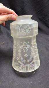 lot 842 image: Etched Glass Hurricane Lamp Shade