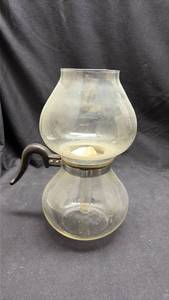 lot 852 image: Pyrex Glass Vacuum Coffee Maker with Metal Handle