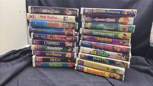 lot 886 image: Disney VHS Movie Collection 20 Tapes