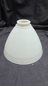 lot 900 image: White Glass Lamp Shade with Textured Pattern