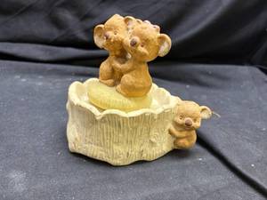 lot 925 image: Sankyo Ceramic Music Box with Hugging Koalas