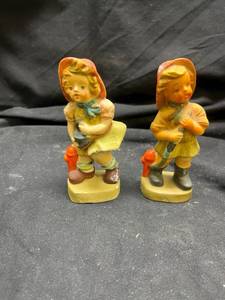 lot 935 image: Pair of German Hummel Style Child Figurines with Orange Bonnets