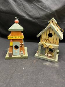 lot 944 image: Decorative Wooden Birdhouse Set of 2 - General Store & Marthas Antiques