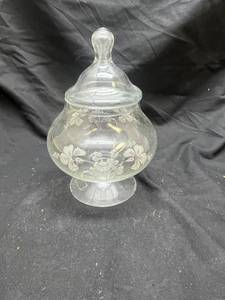 lot 974 image: Etched Glass Footed Candy Jar with Lid