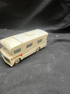 lot 987 image: Avon Winnebago Motor Home After Shave Bottle
