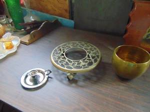 lot 3240 image: Metal Plant Roller - Small Brass Planter and More