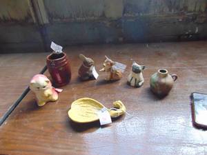 lot 3250 image: Small Assortment of Decor - Spoon HolderPlanters and More
