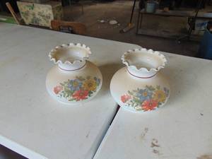 lot 3270 image: Pair of Light Globes
