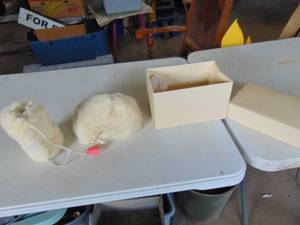 lot 3274 image: Small - Childs Fur Hat and handwarmer in Box