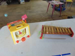lot 3289 image: Fisher Price Toys - Vintage