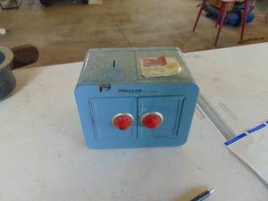 lot 3291 image: Vintage Metal Childs safe - with Combination