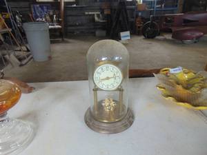 lot 3322 image: Anniversary Clock