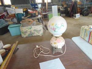 lot 3345 image: Electrified Gone with the Wind Lamp