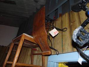 lot 3354 image: Wooden Shoe Salesman seat-Platform