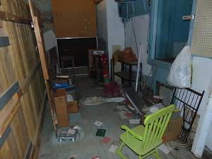 lot 3363 image: Contents of Alleyway to Staircase