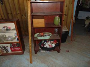 lot 3369 image: Shelf With Contents