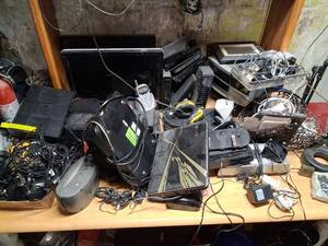 lot 5 image: Mixed Electronics and Technology Equipment Lot 2  large tote full