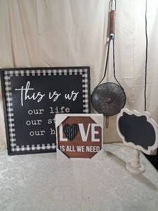 lot 17 image: Farmhouse Home Decor Set with Metal Strainers and Wood Signs