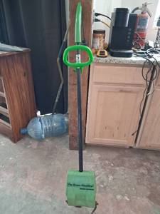 lot 68 image: The Green Machine Weeder Cultivator
