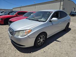 lot 5411 image: 2009  Hyundai Elantra  Silver
