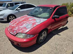 lot 5415 image: 2000  Chevrolet Cavalier  Red (Wrecked)
