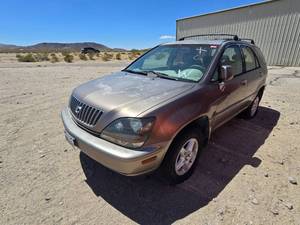 lot 5424 image: 1998  Lexus RX300  Gold