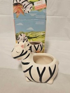 lot 134 image: Zina Zebra Ceramic Animal Planter